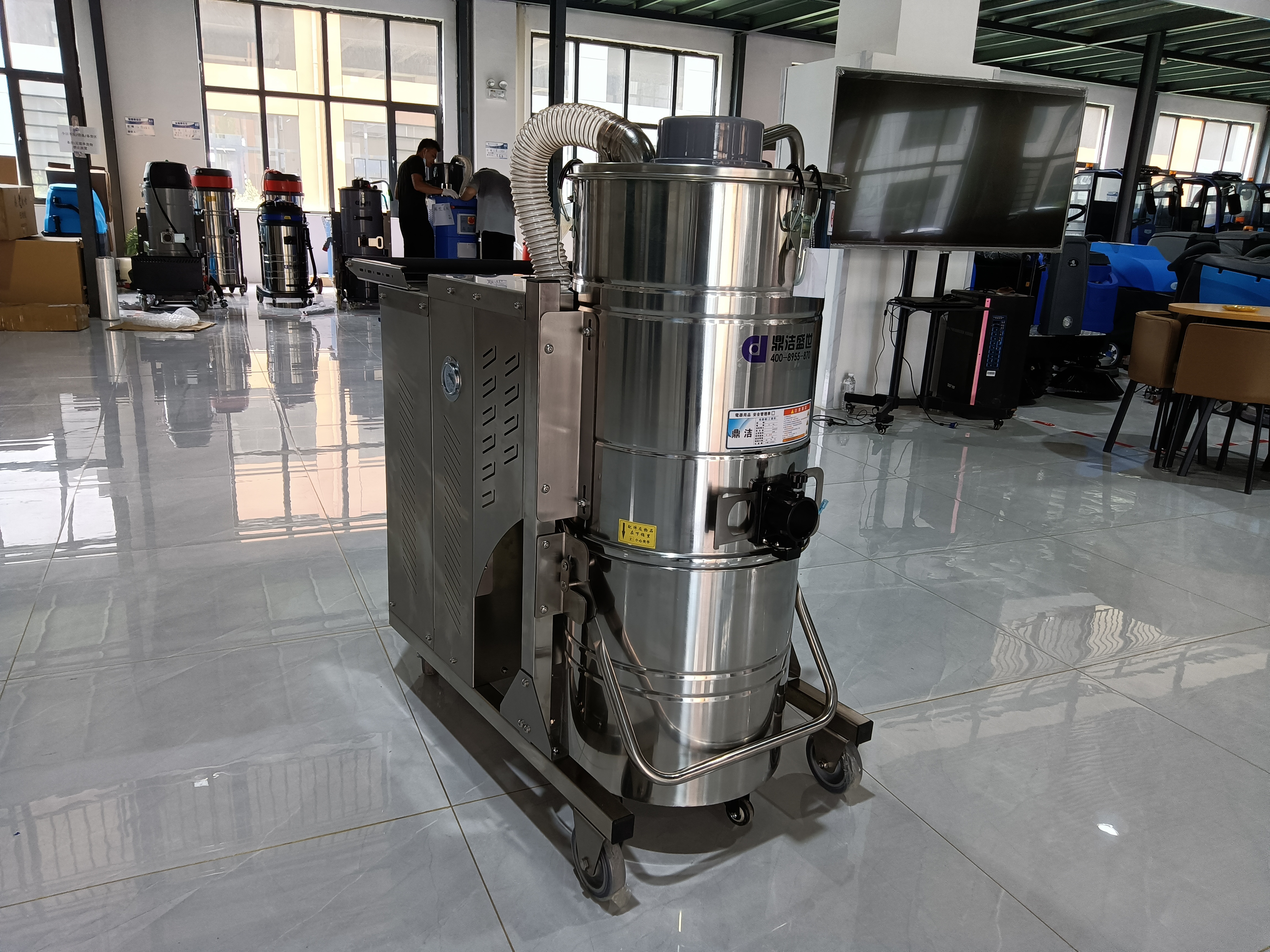 Industrial vacuum cleaner is of great significance to the change of industrial field.