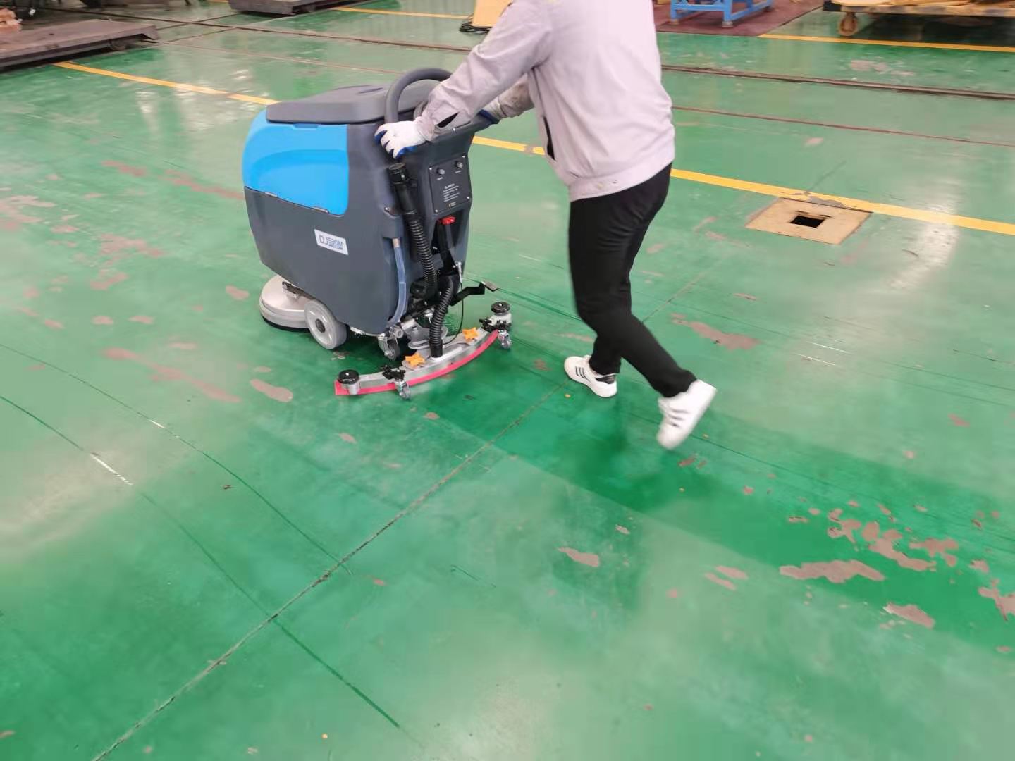 Floor washing machine application in factory workshop case