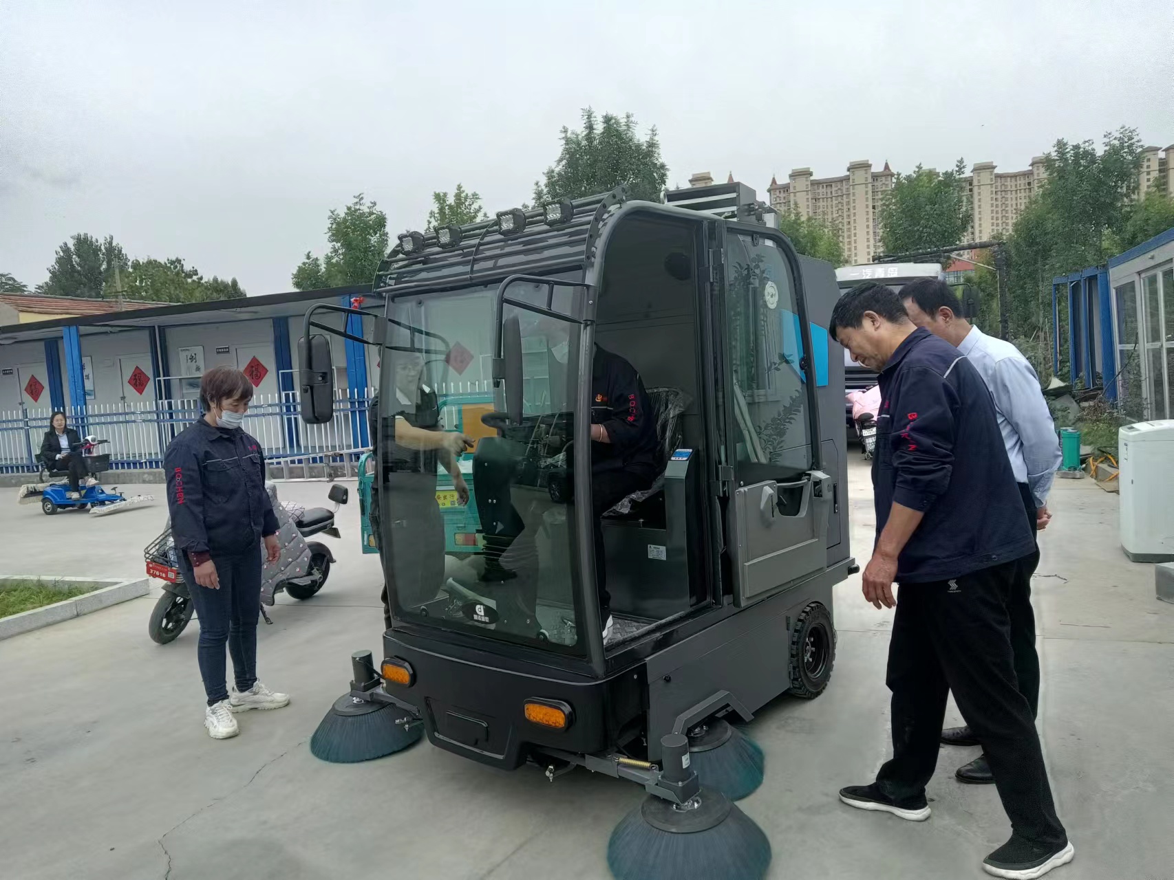 东营博琛物业有限公司驾驶式扫地机DJ2150A送机