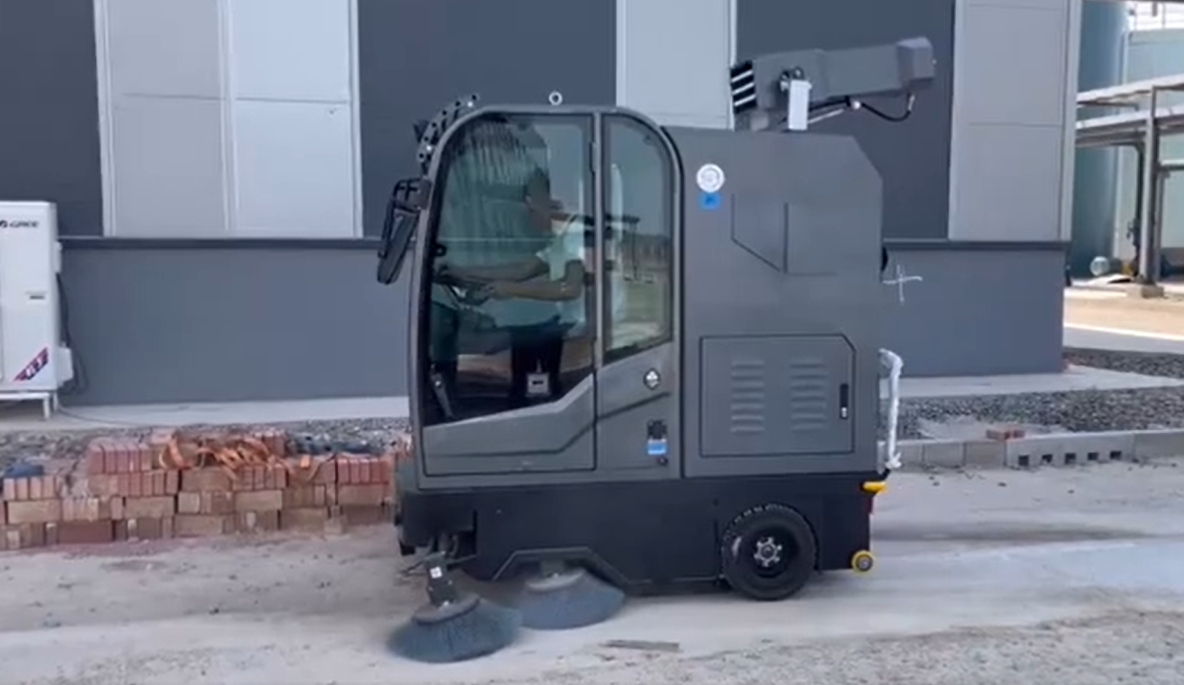 There are various types of robotic vacuum cleaners. How should I choose one?