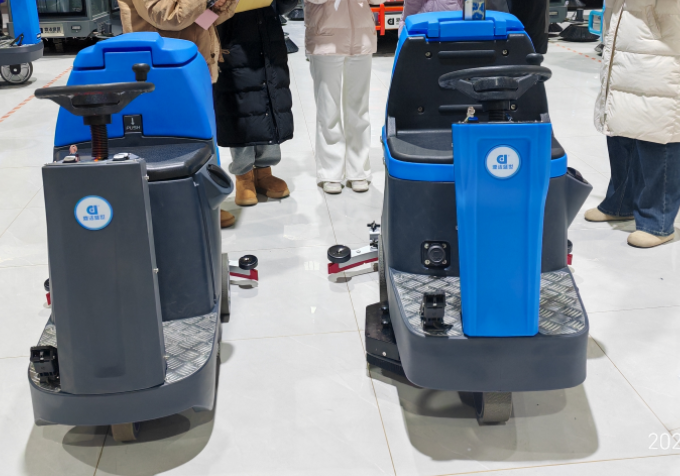 How to maintain a floor scrubber in winter