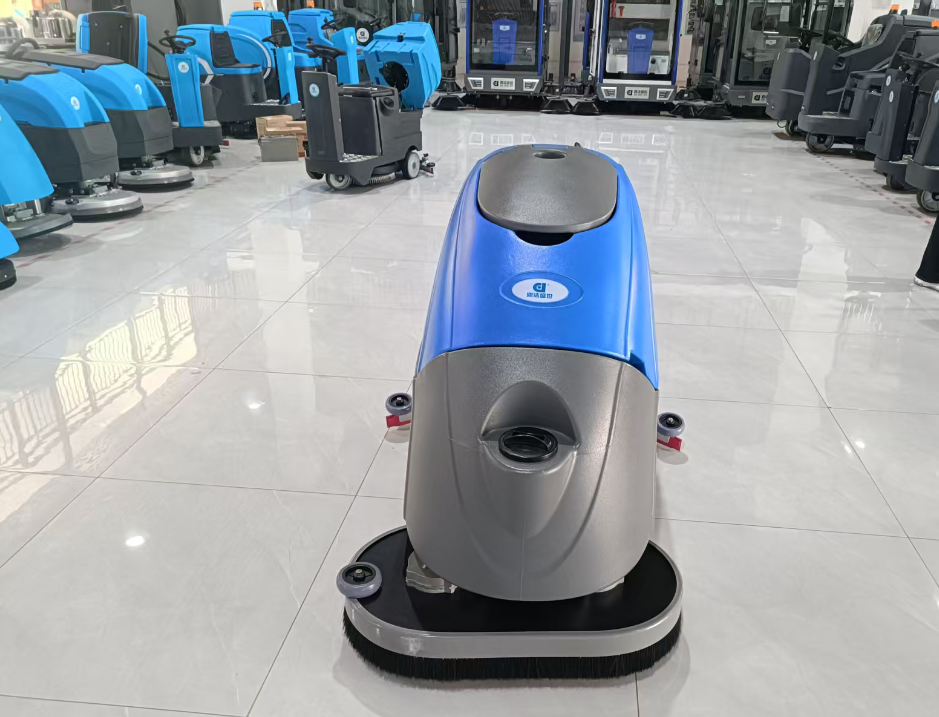VDingjie Shengshi Launches Hand Push Dual Brush Floor Scrubber 700mm Cleaning Width 75L Clean  70L Dirty Water Tanks